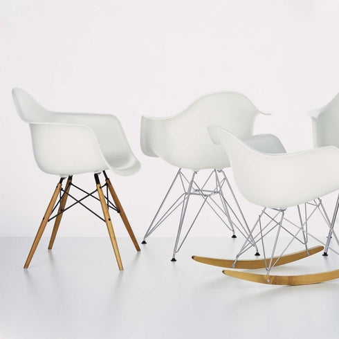 Cadeira de Braços em Plástico Eames DAW / Base Ácer